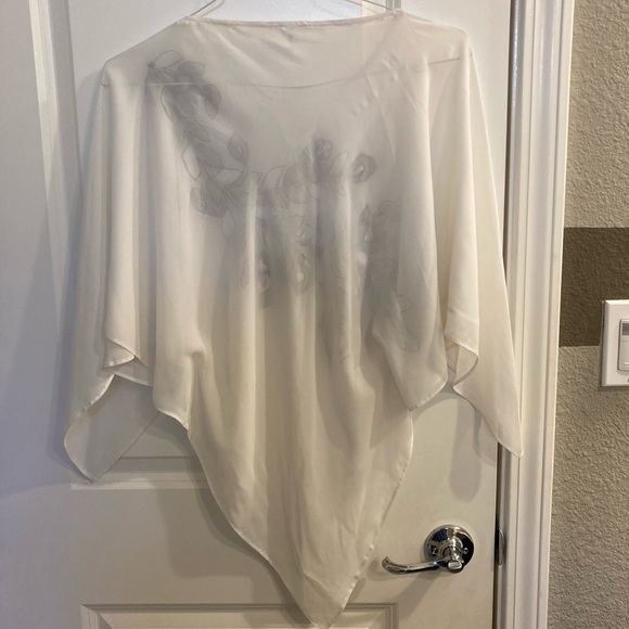 Top. Georgette Sequenced BEAUTIFUL. White - Picture 16 of 17